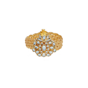 Kundan kara, intricately woven in 22k gold