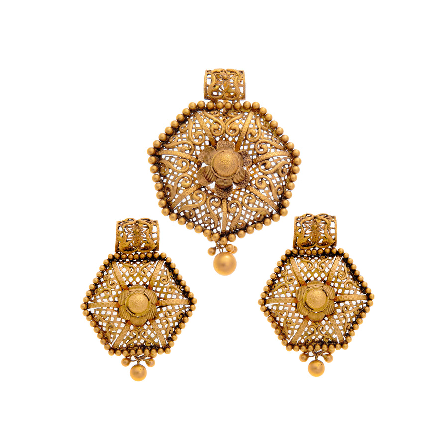 Pendant Set in Antique Finish in 22k gold