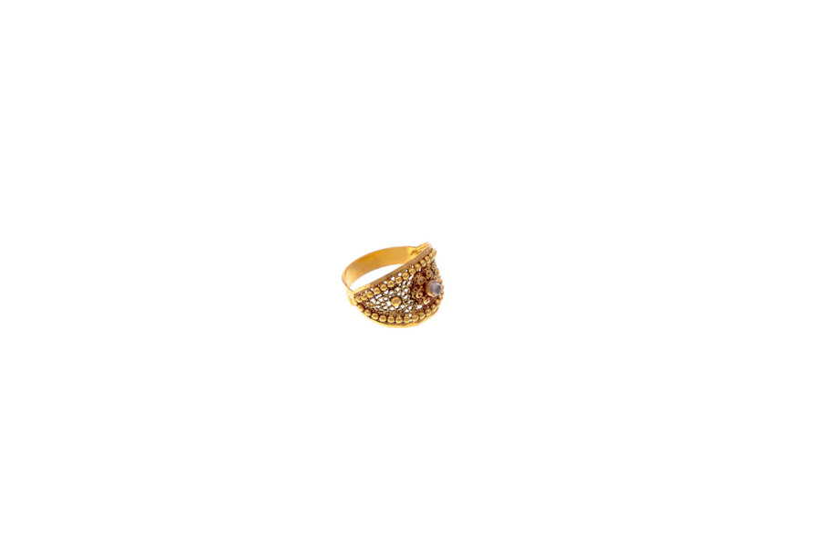 Elegant bridal set with large earrings and 3-tone finish made in 22k gold