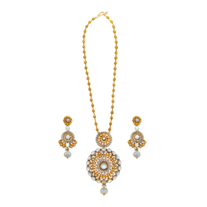 Opulent necklace set with flawless, unblemished pearls, and polki made in 22k gold