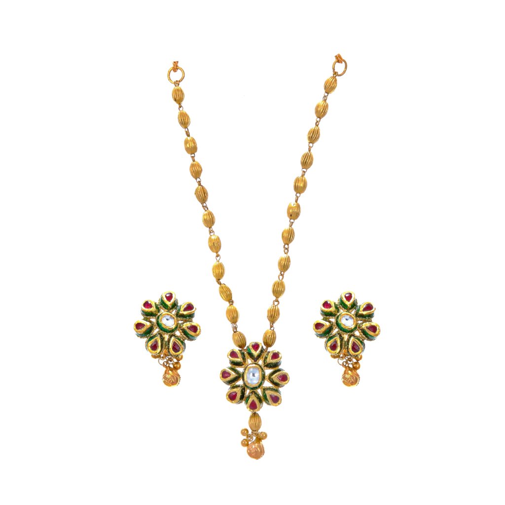 Absolutely stunning necklace set finished with red and green mina work made in 22k gold
